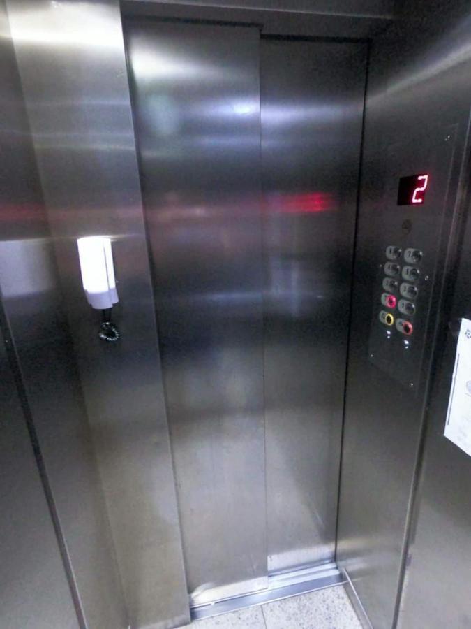 Sala Living Em Predio Familiar Na Av Da Praia サントス エクステリア 写真